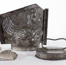 Seven tin chicken/chick molds -   Detail